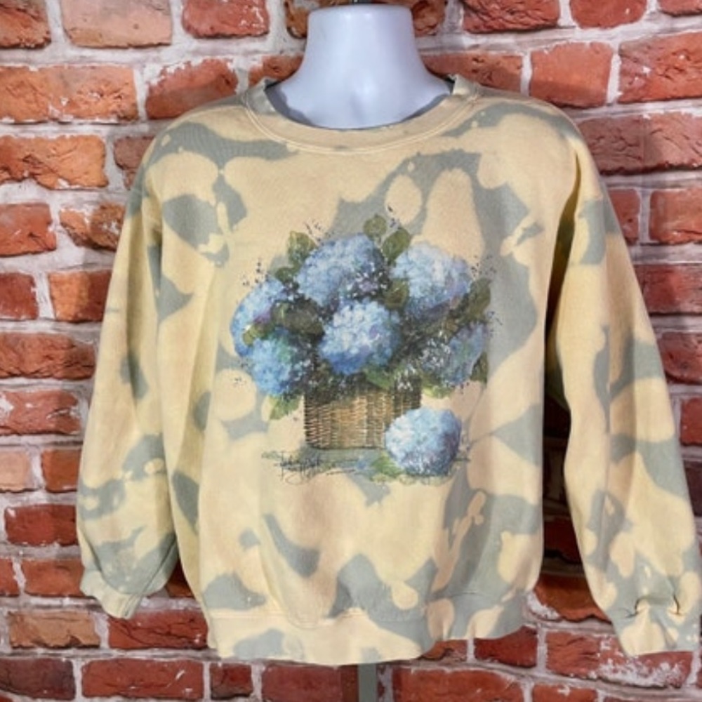 vintage acid washed floral art sweatshirt - sz XL - bleach flowers